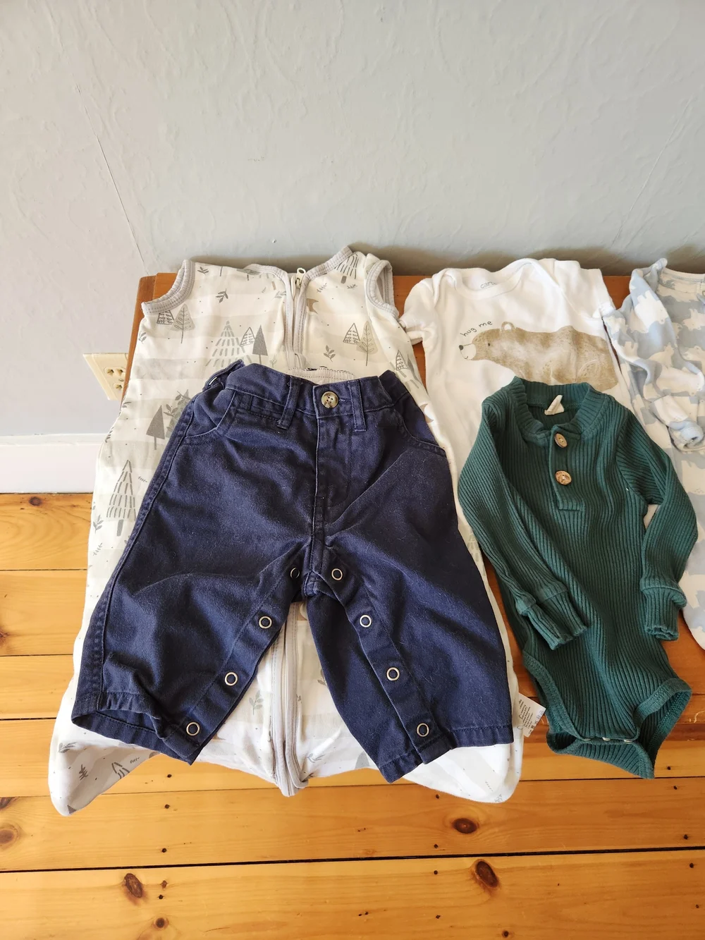 Carter's 3-6 Month Bear Clothing Lot - Picture 3 of 7